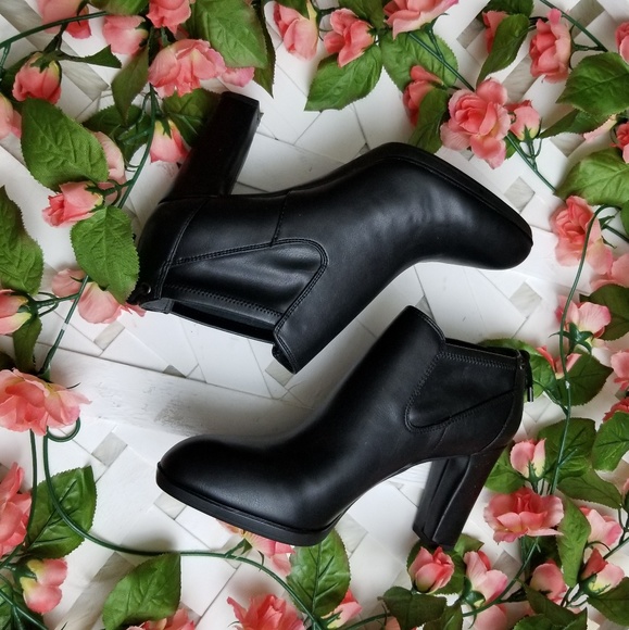 Franco Sarto size 10 black booties - Picture 2 of 7